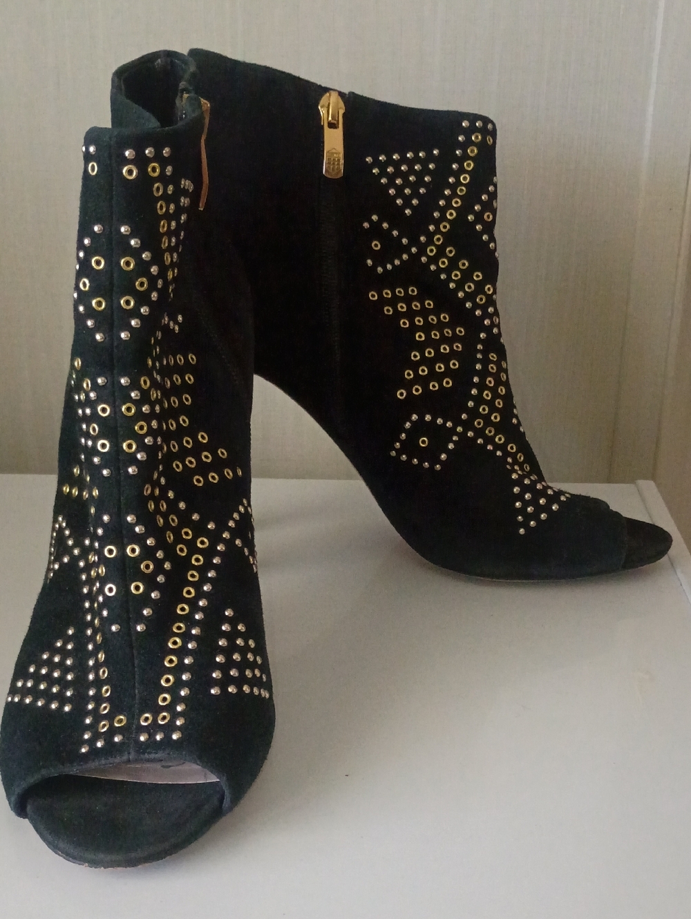 Sexy Vince Camuto "Kanster" Studded Bootie  Open-toe Ankle Boots